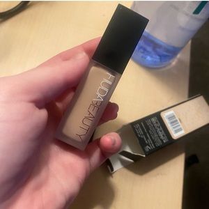 #FauxFilter Luminous Matte Buildable Coverage Crease Proof Concealer